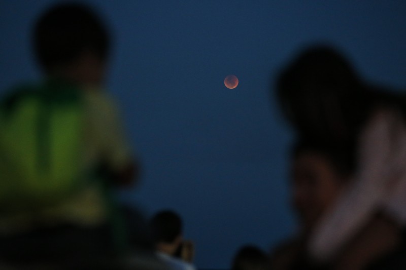 Eclipse lunar terá Lua de Sangue na madrugada desta terça-feira