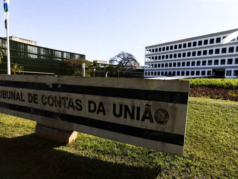 Debatedores defendem aprovação de projeto que padroniza normas gerais dos tribunais de contas