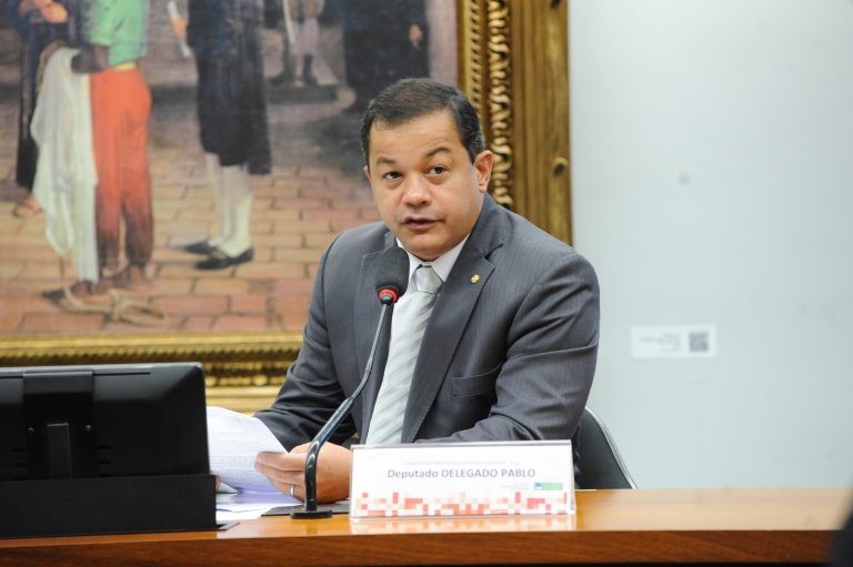 Comissão aprova projeto que disciplina apreensão de dispositivos eletrônicos e escuta ambiental