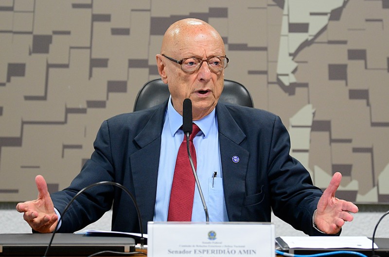 Itamaraty deve ter espírito público na transição, pede novo presidente da CRE