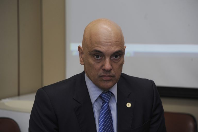 Comissão da Câmara concede prêmio de transparência ao presidente do TSE, Alexandre de Moraes