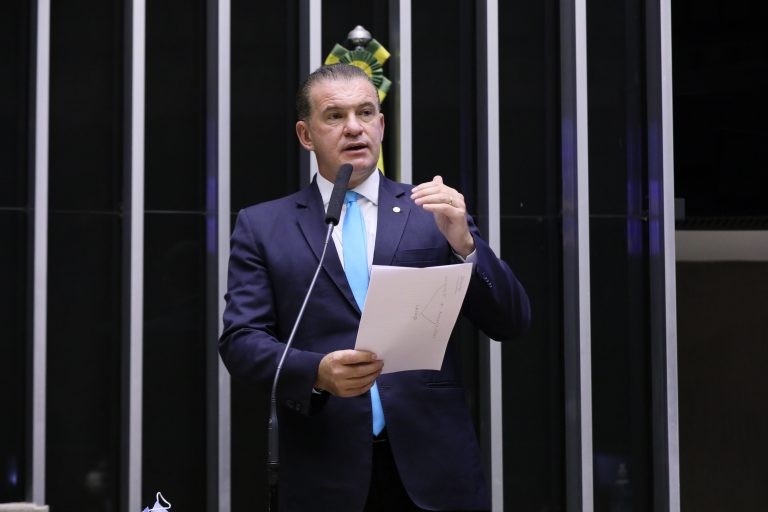 Comissão debate novo modelo de concessão de rodovias no Paraná e preços dos pedágios