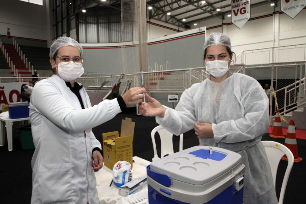 Várzea Grande amplia aplicação da 4ª dose da vacina contra a covid-19 para 35 anos ou mais