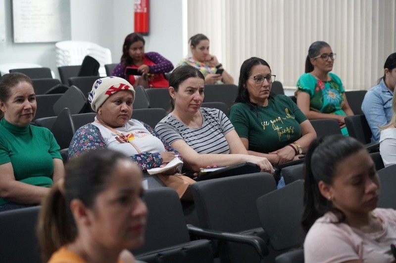 Técnicos de enfermagem participam de palestra sobre acolhimento em saúde mental