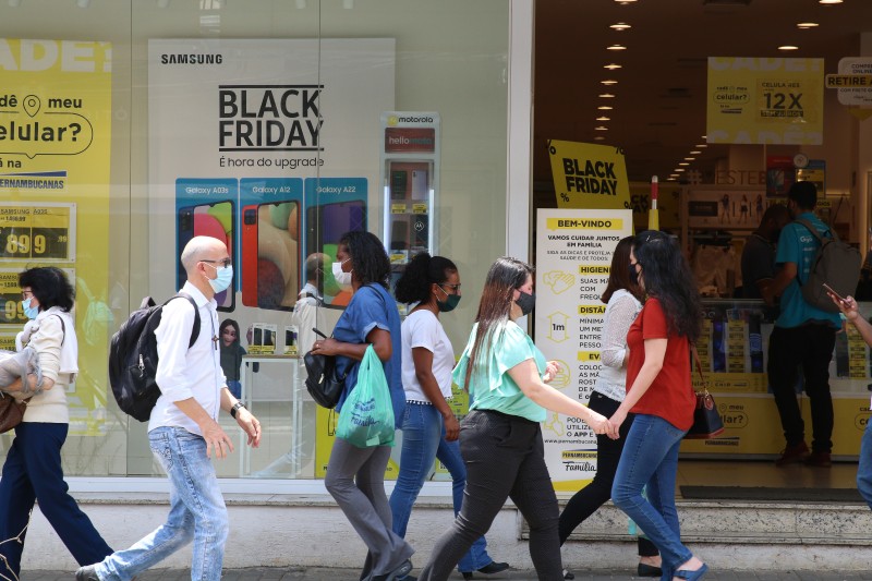 Cartilha alerta consumidores para promoções no Black Friday
