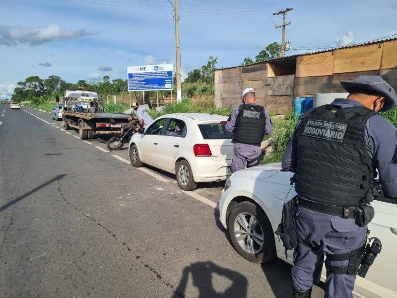 Batalhão de Trânsito da PM fiscaliza 1,3 mil veículos e prende 13 pessoas durante feriado prolongado
