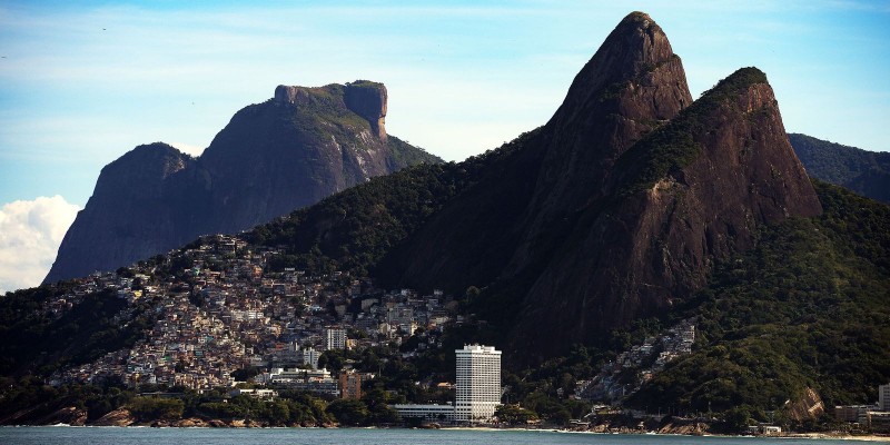 Ventos de mais de 70 km/h atingem o Rio e provocam transtornos