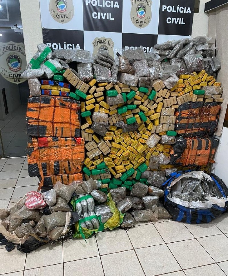 Polícia Civil apreende 690 quilos de maconha e skunk armazenados em casa-cofre