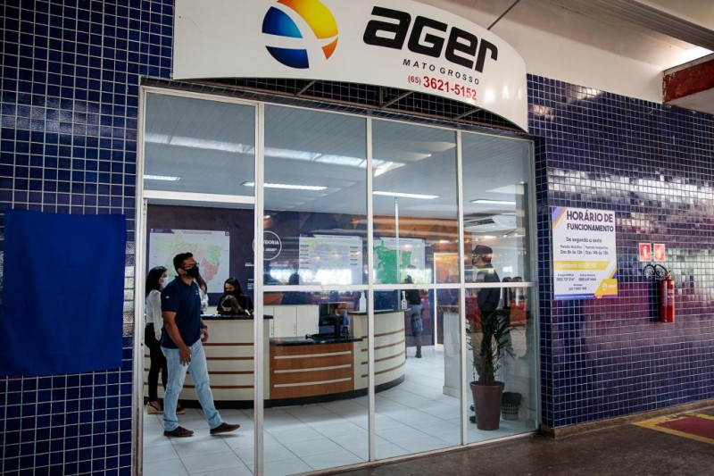 Ager ouve população sobre serviços públicos em Sinop