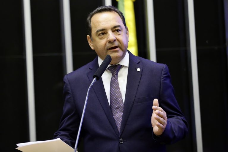 Comissão rejeita projeto que torna obrigatória a oferta de ônibus 24 horas por dia