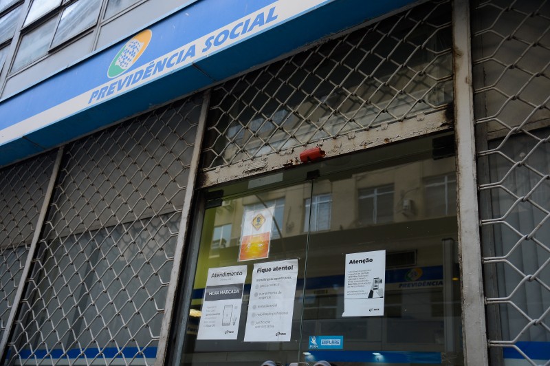 Agências do INSS terão horário especial em dias de jogos do Brasil