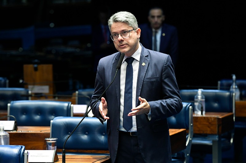 Alessandro Vieira quer R$ 70 bi fora do teto e nova regra fiscal até 2023