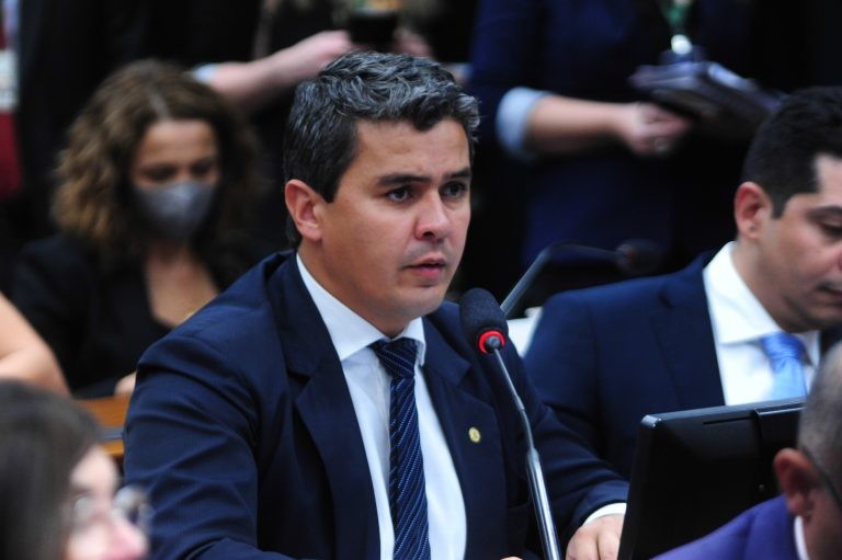 Comissão aprova proposta que cria política para garantir direitos de pacientes de síndromes articulares