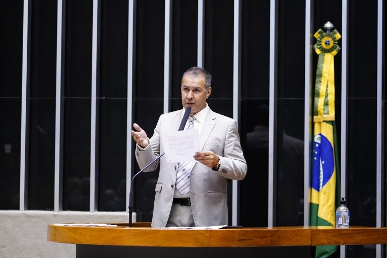 Câmara aprova projeto que prevê ações em favor da saúde mental de policiais