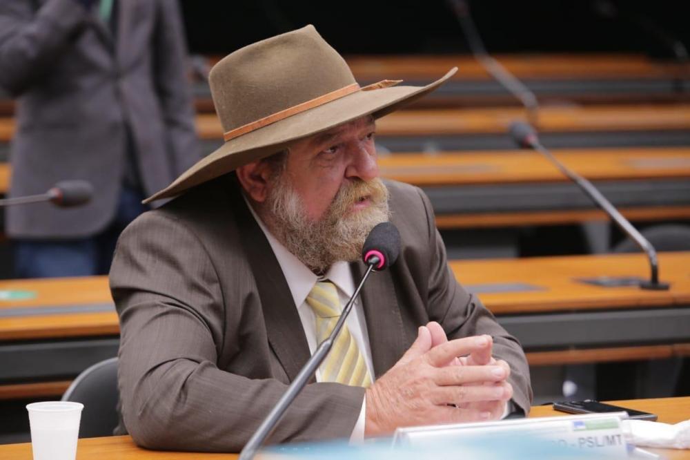 Comissão aprova projeto que permite retirada de mata nativa para obras de irrigação no campo