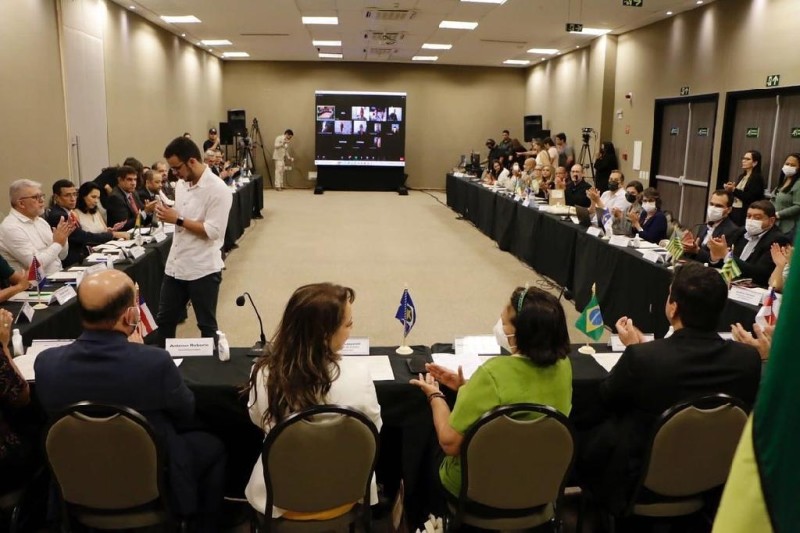 Sema-MT assina documento pedindo diálogo e redução da burocracia na gestão ambiental ao presidente eleito