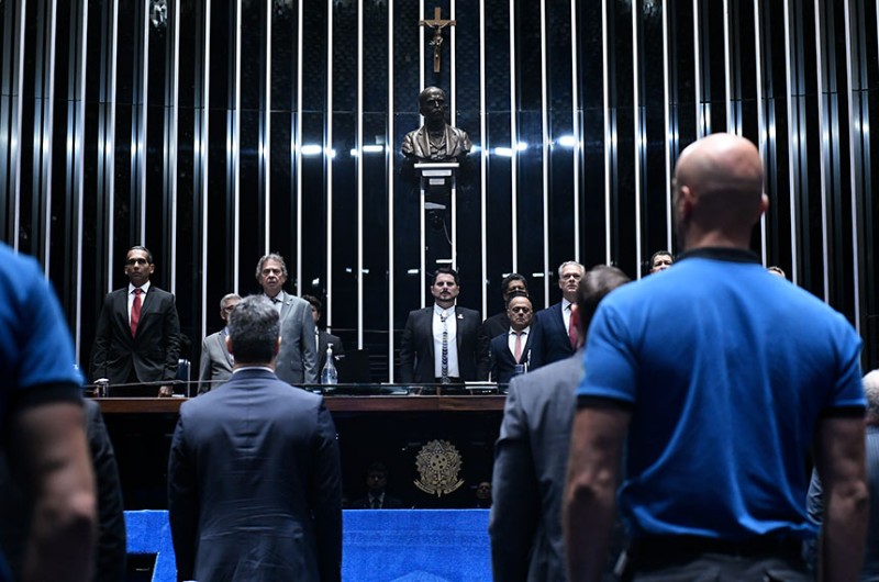 Delegados de polícia são homenageados pelo Senado