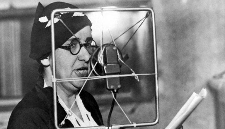 Câmara entrega diploma Mulher-Cidadã Carlota Pereira de Queirós nesta segunda-feira