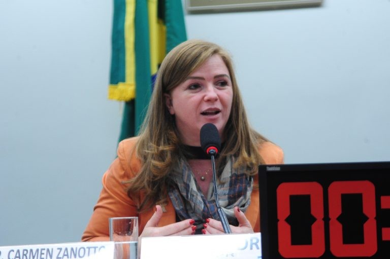 Comissão aprova proposta que proíbe guarda compartilhada em caso de violência familiar