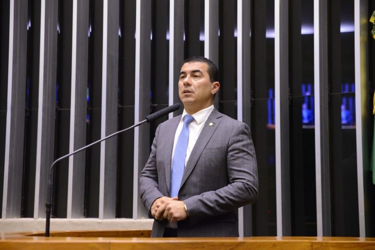 Comissão aprova proposta que zera PIS/Cofins para associações de moradores