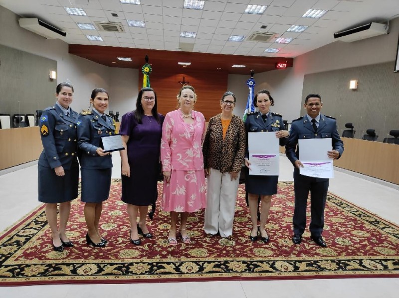 Polícia Militar recebe Prêmio Juíza Glauciane Chaves de Melo do TJMT na categoria Instituição Pública