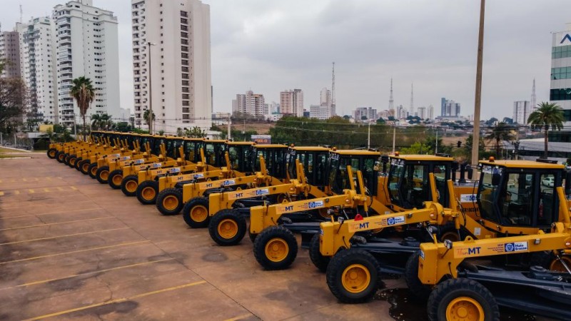 Governo transfere para outubro entrega de máquinas e equipamentos