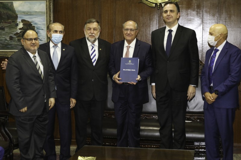 Alckmin recebe relatório de impactos da pandemia na educação