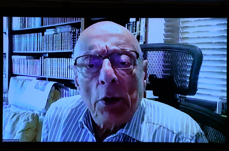 Aprovada isenção de IRRF nas doações para residentes no exterior