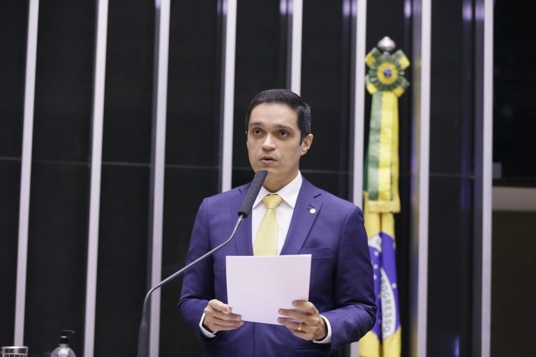 Câmara aprova projeto que incentiva inclusão do símbolo de alimento livre de glúten em embalagens; acompanhe