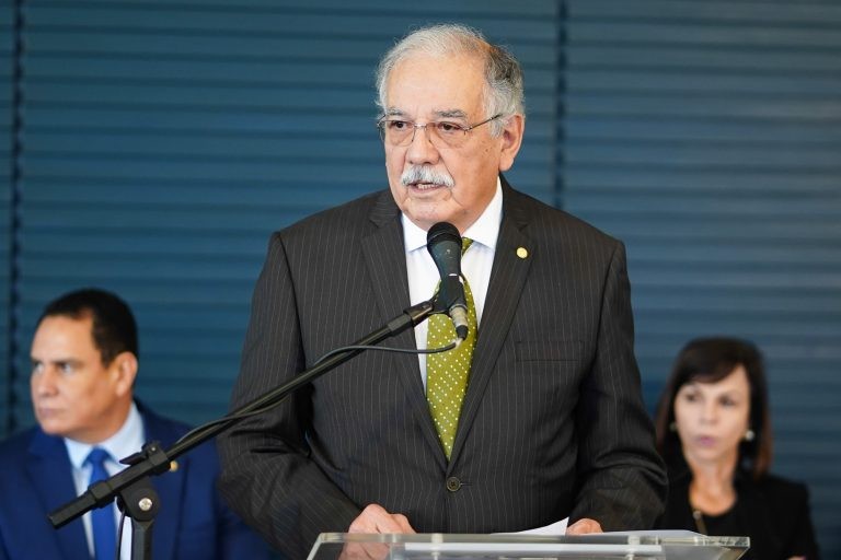 Câmara lança estudos sobre tecnologia na educação e atenção primária à saúde