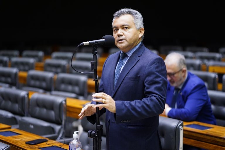 Comissão aprova uso de fundo científico em geração distribuída nas universidades