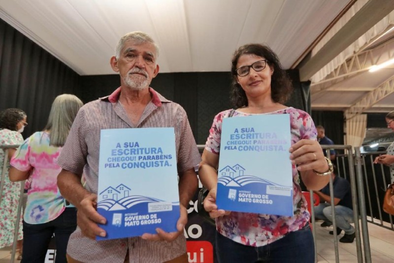 “Esperei 25 anos pela escritura da minha casa e agora o Governo me presenteou”, diz morador