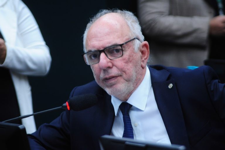 Comissão aprova selo para empresas que acolham mulheres vítimas de violência doméstica