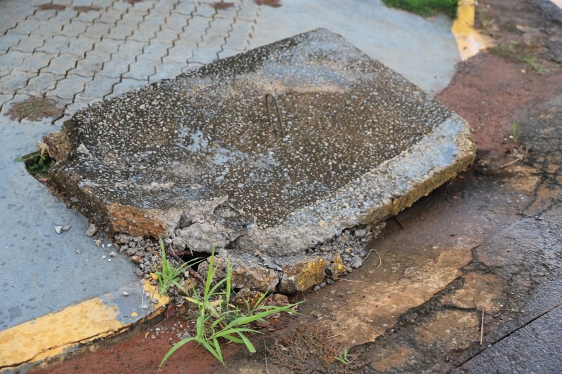 Reposição de tampas de bueiros gera gasto mensal de R$ 9 mil ao Município