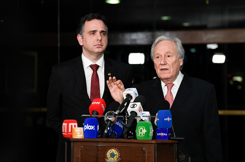 Pacheco recebe proposta para nova lei do impeachment