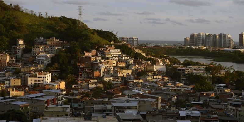 Polícia prende no Rio 12 pessoas envolvidas com milícias 