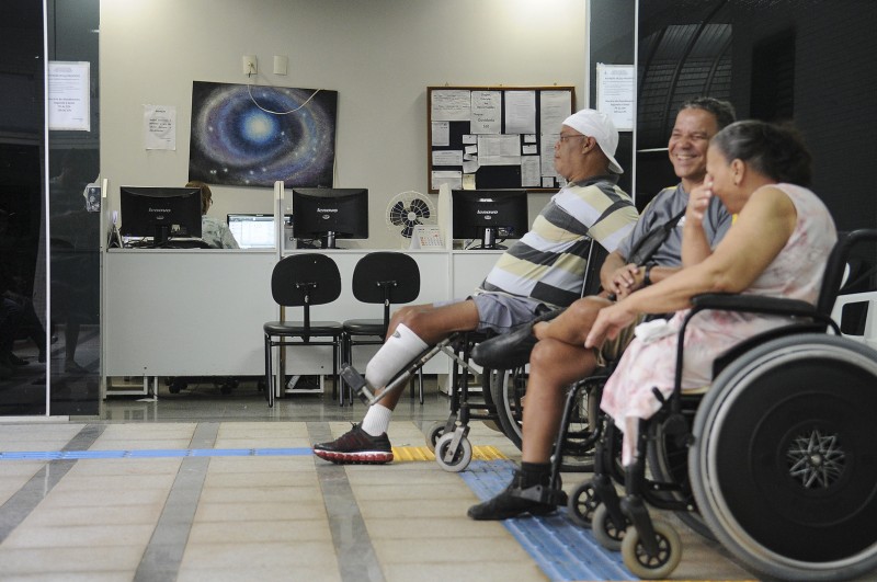 Bolsonaro veta dedução no IR às doações a programas contra o câncer e para PCDs