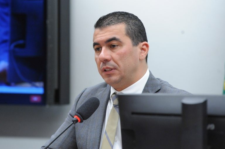 Comissão aprova proposta que isenta autoescolas de IPI na compra de veículos novos