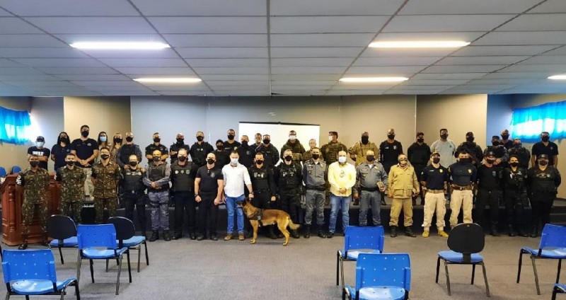 Escola Penitenciária promove capacitação para servidores que atuam com cães farejadores