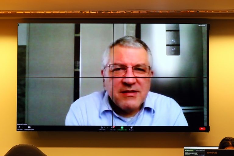 Falta de informações sobre saúde de presos dificulta controle de doenças, alertam debatedores
