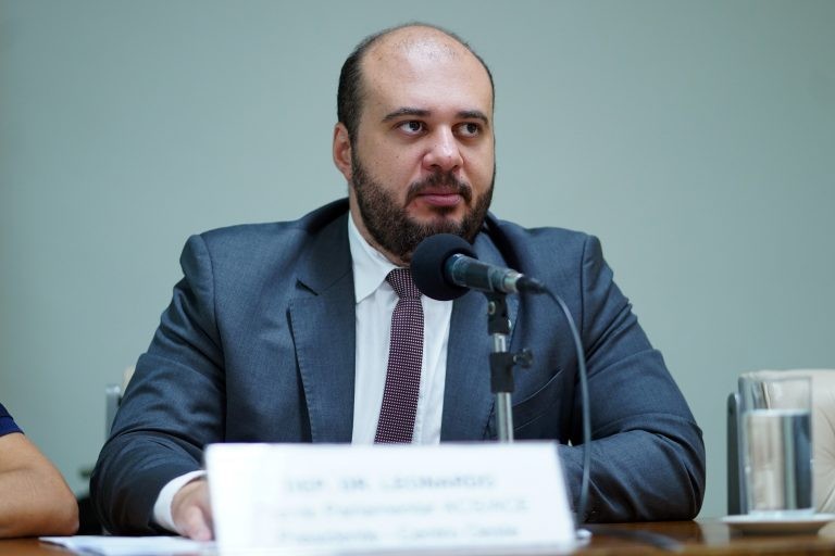 Proposta exige comprovação da regularidade em repasse do Fundeb a instituições parceiras