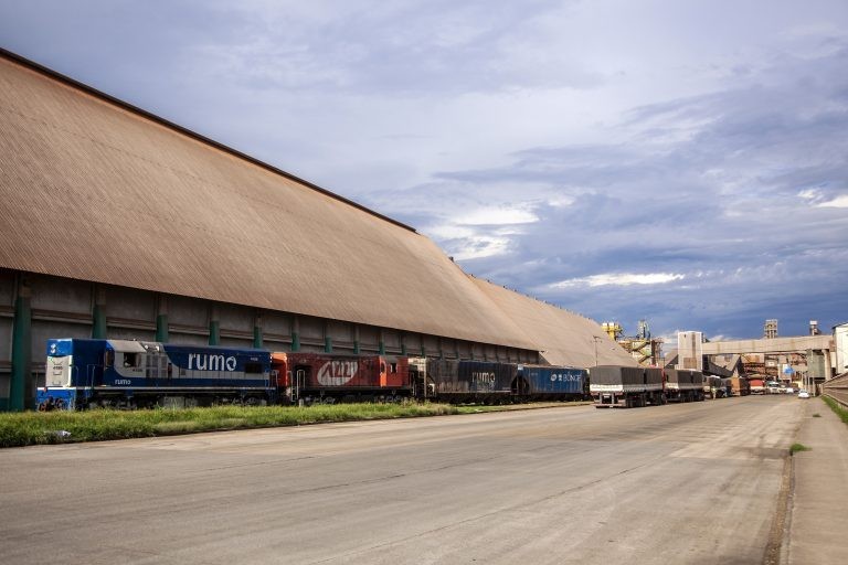 Comissão debate modelo ferroviário do Porto de Santos