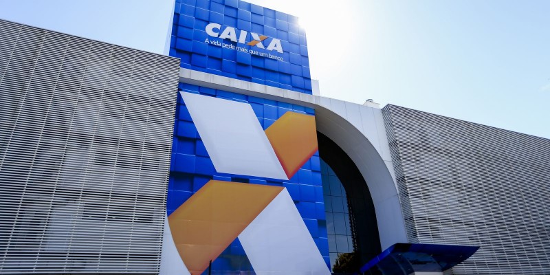 Caixa paga 6ª parcela do auxílio emergencial a nascidos em abril