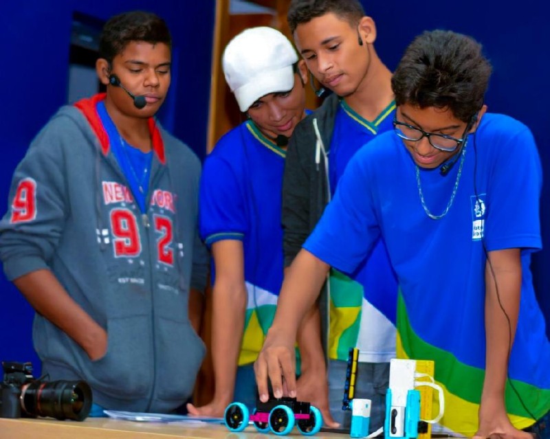 Governo do Estado investe mais de R$ 60 milhões em robótica educacional