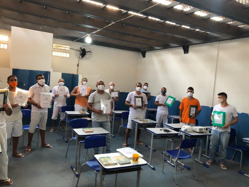 Projeto de erradicação do analfabetismo é implementado em 11 unidades penais de Mato Grosso