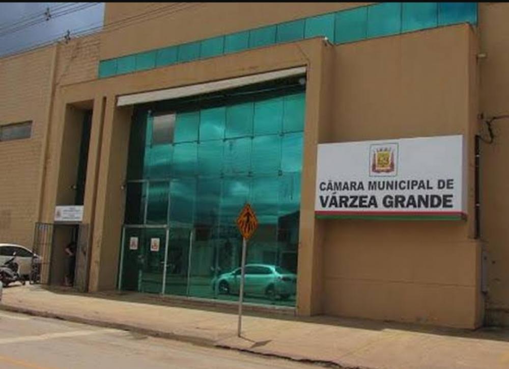 Primeiro secretário deixa Mesa Diretora e vereadores fazem nova eleição para o cargo