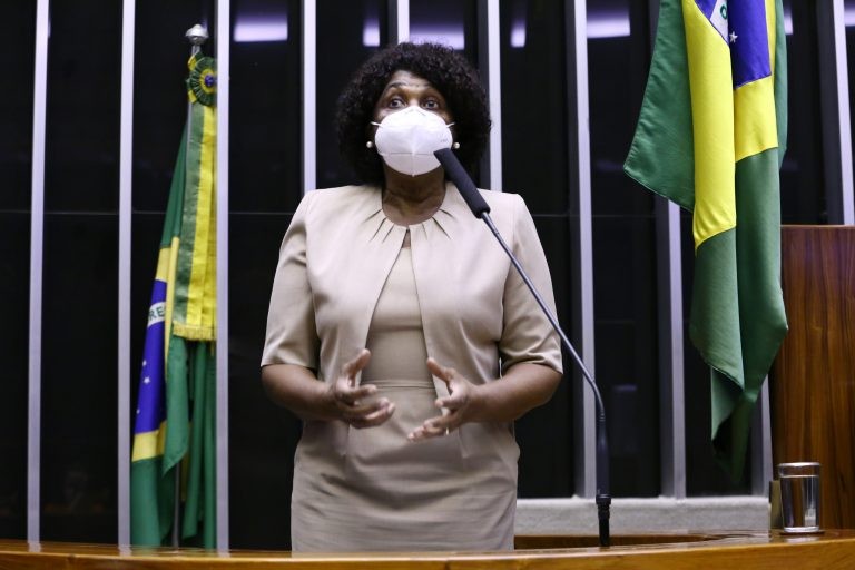 Comissão aprova proposta que regulamenta profissão de coletor de lixo