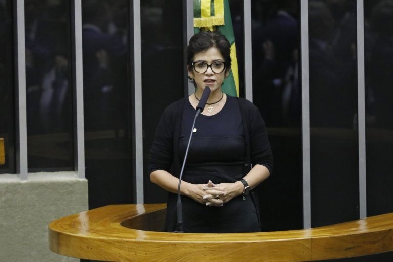 Comissão rejeita projeto que prevê crédito em condições favorecidas para casas noturnas