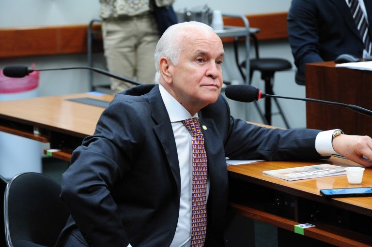 Projeto prevê segundo professor para turma que possua alunos com deficiência