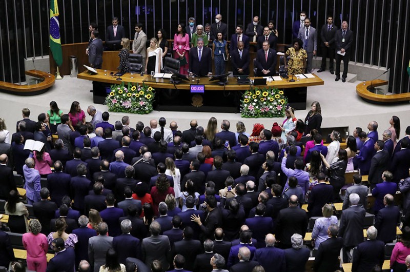 Deputados eleitos tomam posse e dão início à 57ª legislatura da Câmara